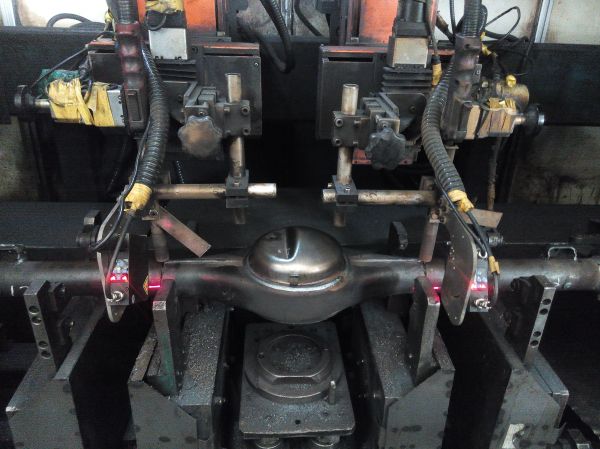 激光焊縫跟蹤器應用于車(chē)橋